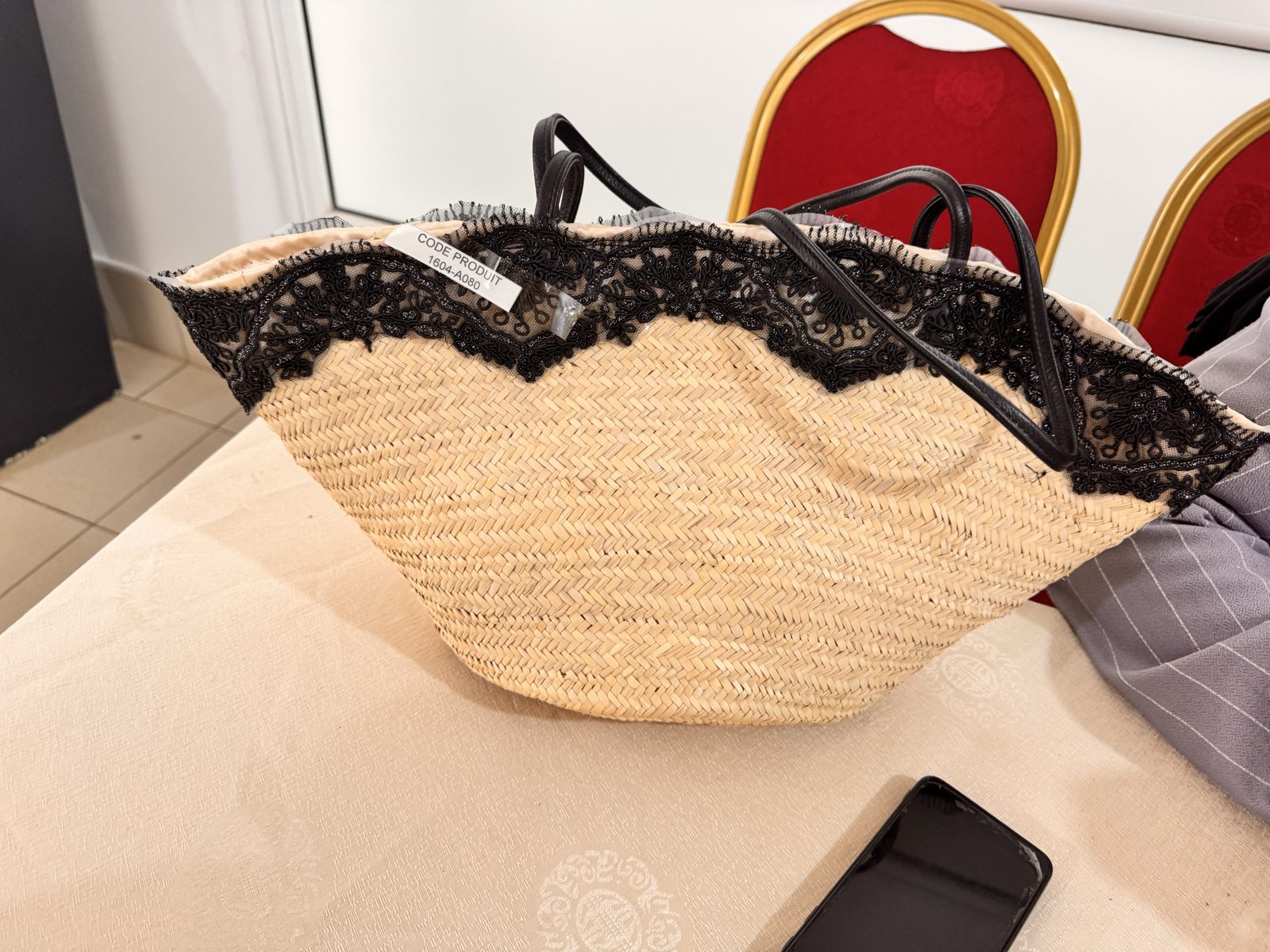 Cabas en palmier à dentelle noire