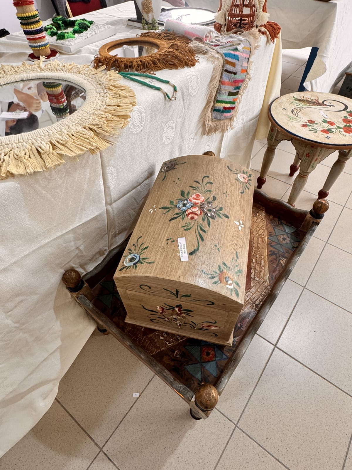 Coffret en bois peint floral