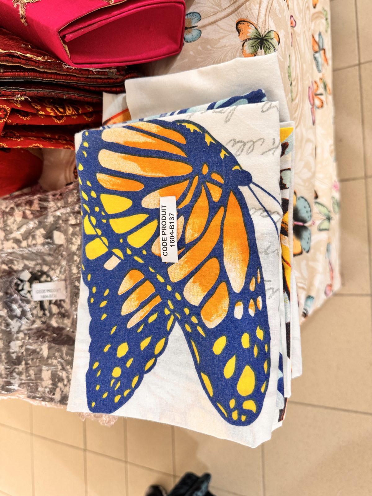 Foulard imprimé motif papillon