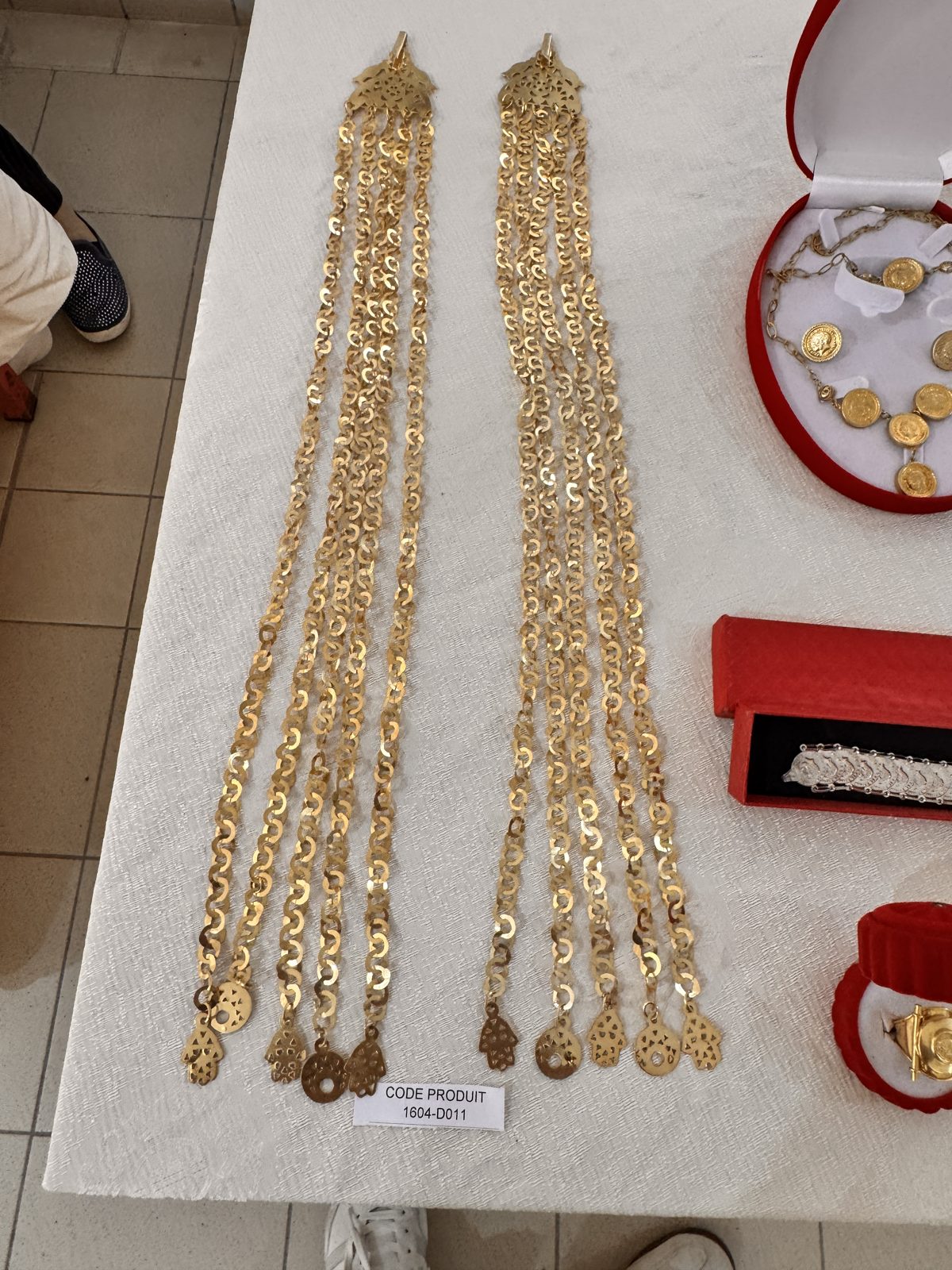 Chaînes dorées longues (paire)